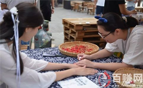 適合女人創(chuàng)業(yè)的項(xiàng)目：做美甲，月入10W! 第1張